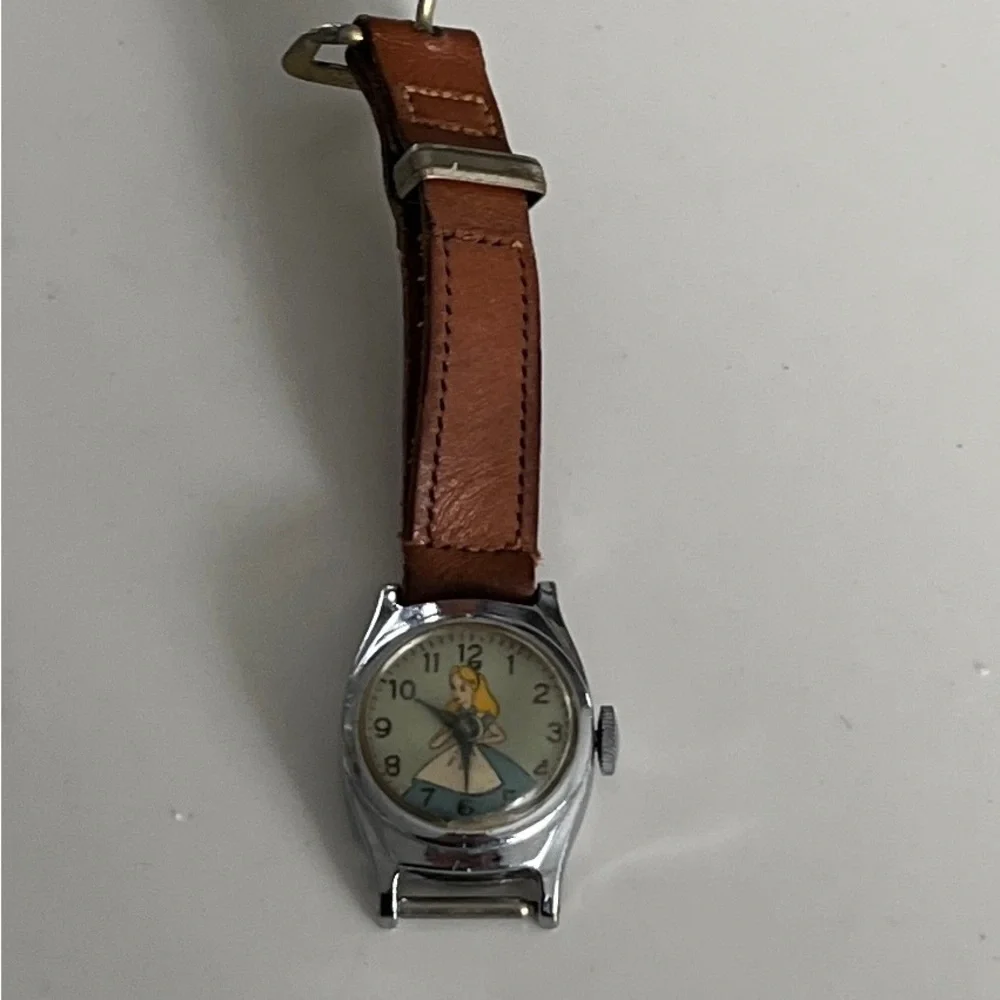 Vintage Alice in wonderland US Time watch.  No watch band. - Picture 6 of 7